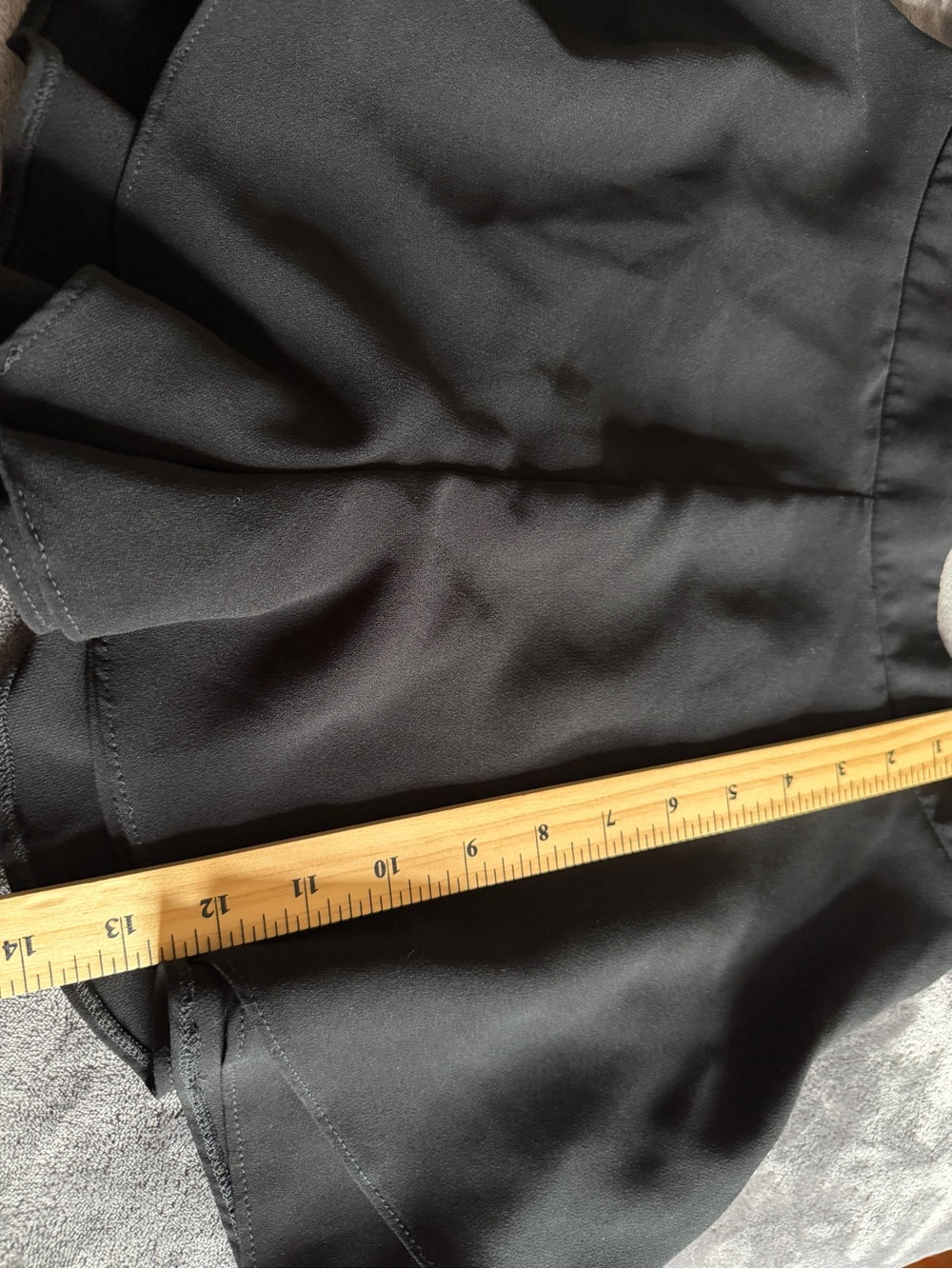 Zara Black Ruffle Hem Shorts - Picture 3 of 7